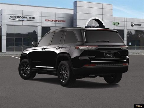 New 2025 Jeep Grand Cherokee Laredo image 5