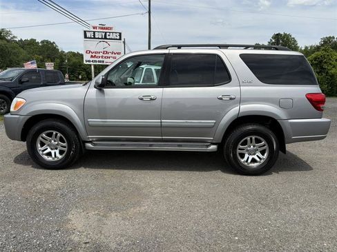 Used 2005 Toyota Sequoia SR5 AWD/4WD image 2