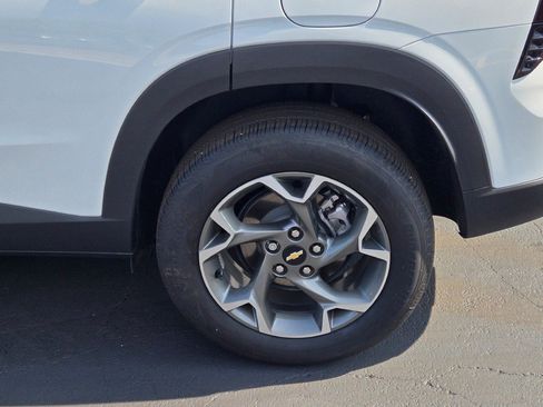 Certified 2026 Chevrolet Trax LT FWD image 15