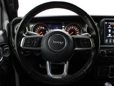Used 2019 Jeep Wrangler Unlimited Sahara AWD/4WD image 9