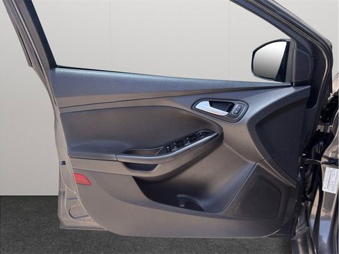 Used 2017 Ford Focus SE FWD image 14