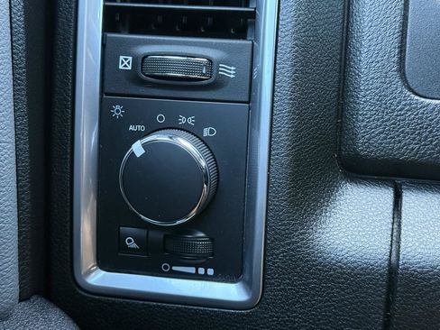 Used 2022 RAM 1500 Classic SLT RWD image 20