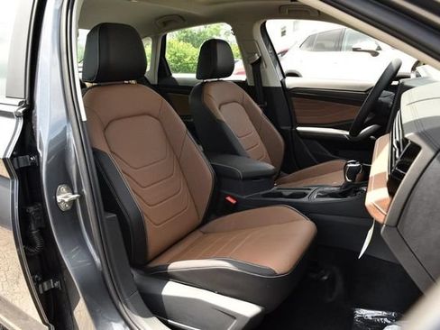 New 2026 Volkswagen Jetta SEL FWD image 21