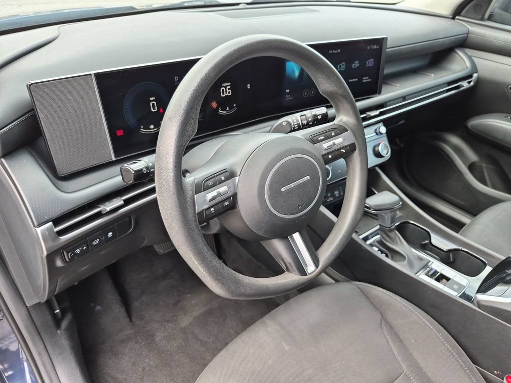 Used 2025 Hyundai Tucson SEL FWD image 16