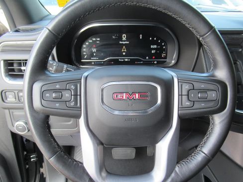 Used 2022 GMC Yukon SLT w/ SLT Luxury Package RWD image 24
