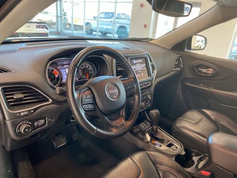 Used 2020 Jeep Cherokee Trailhawk w/ Comfort & Convenience Group image 10