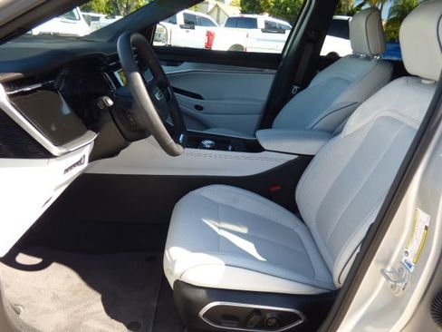 Used 2025 Jeep Wagoneer S Limited image 22