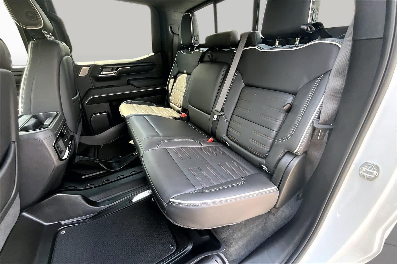 Used 2025 GMC Sierra 1500 AT4X AWD/4WD image 21