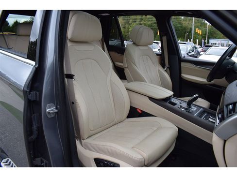 Used 2017 BMW X5 xDrive40e image 13