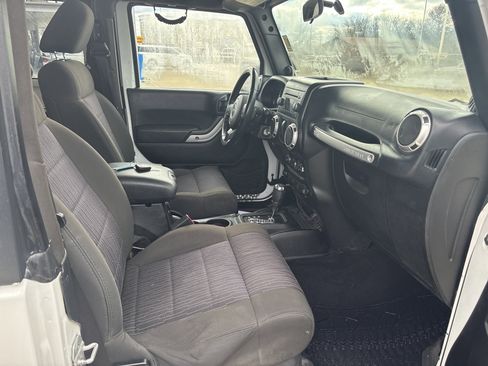 Used 2012 Jeep Wrangler Sahara image 8