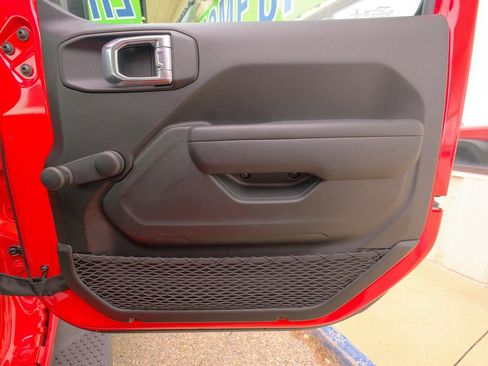 Used 2022 Jeep Wrangler Unlimited Sport image 16