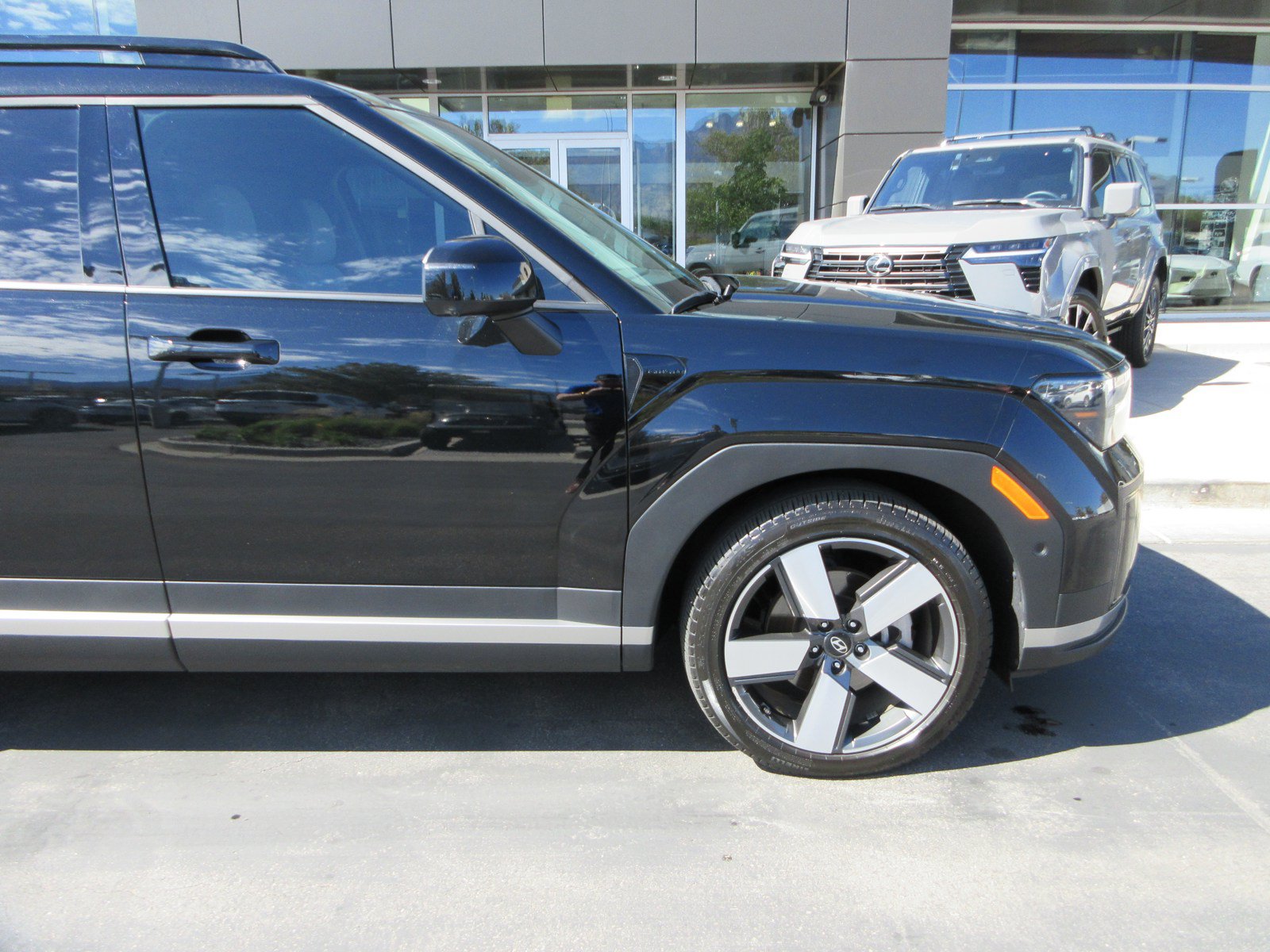 Used 2024 Hyundai Santa Fe Limited AWD/4WD image 12