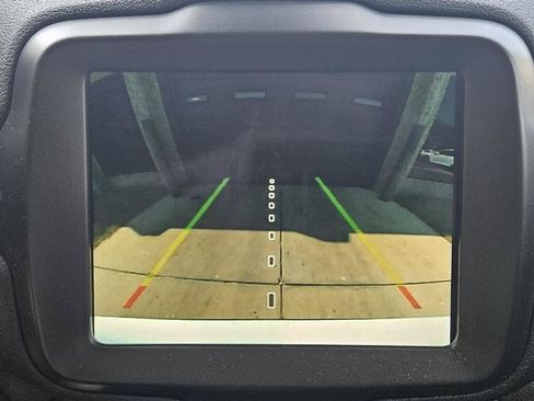 Used 2023 Jeep Renegade Latitude AWD/4WD image 15