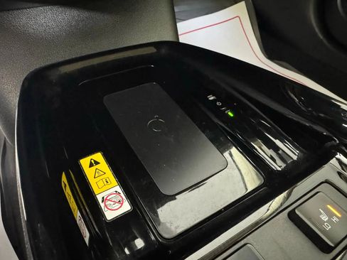 Used 2019 Toyota Prius XLE image 23