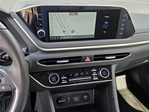 Used 2023 Hyundai Sonata SEL w/ Convenience Package image 9