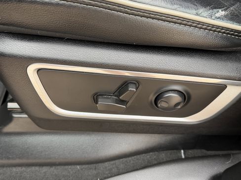 Used 2022 RAM 1500 Laramie w/ Sport Appearance Package AWD/4WD image 18