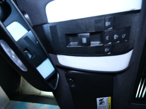 Used 2008 Mercedes-Benz C 300 Sedan image 33