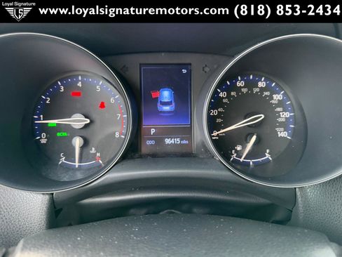 Used 2019 Toyota C-HR XLE image 19