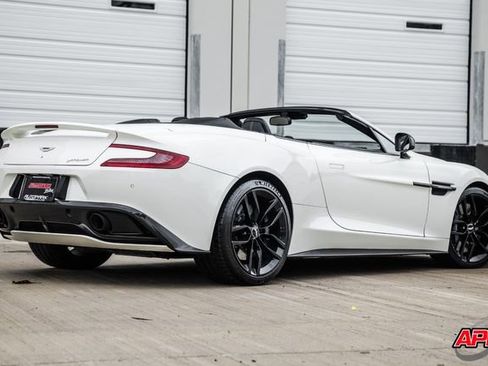 Used 2016 Aston Martin Vanquish Volante image 9