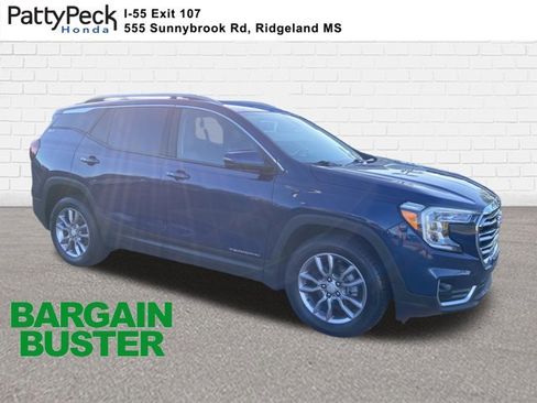 Used 2022 GMC Terrain SLT w/ LPO, Floor Liner Package image 1
