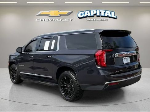 Used 2023 GMC Yukon XL SLT AWD/4WD image 3