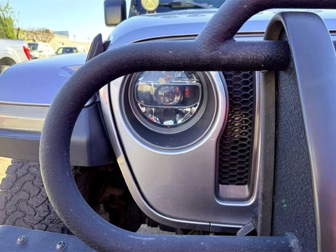 Used 2018 Jeep Wrangler Unlimited Rubicon image 3