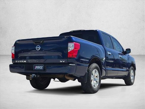 Used 2019 Nissan Titan SV w/ SV Convenience Package RWD image 5