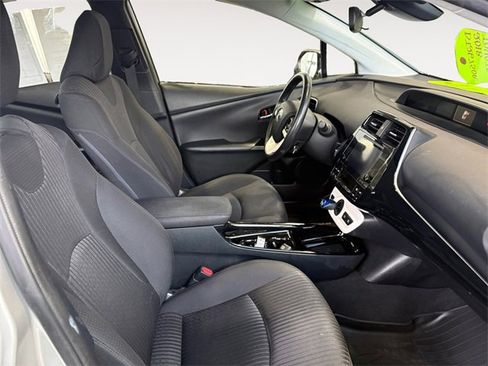 Used 2018 Toyota Prius Two image 13