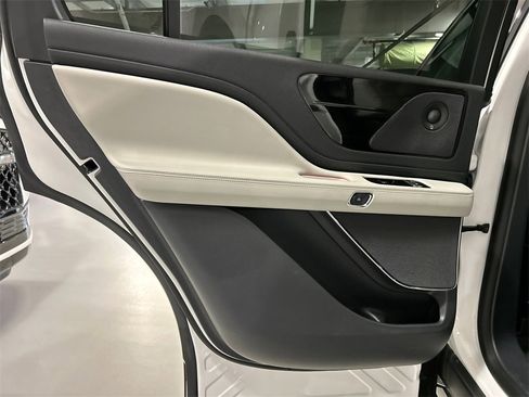 Used 2025 Lincoln Aviator Reserve w/ Illumination Package image 23