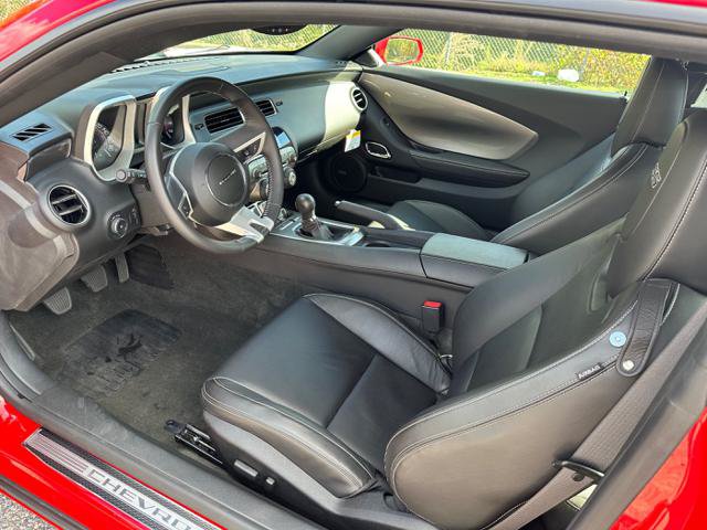Used 2010 Chevrolet Camaro SS w/ White Stripe Package RWD image 17