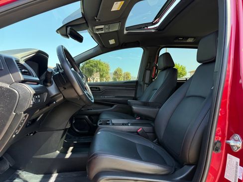 Used 2024 Honda Odyssey Sport image 16