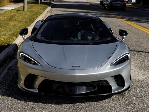 Used 2022 McLaren GT image 4