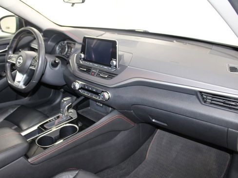 Used 2024 Nissan Altima 2.5 SR image 27