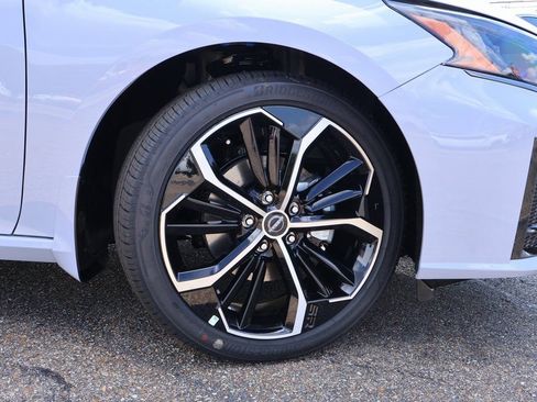 New 2025 Nissan Altima 2.5 SR image 16