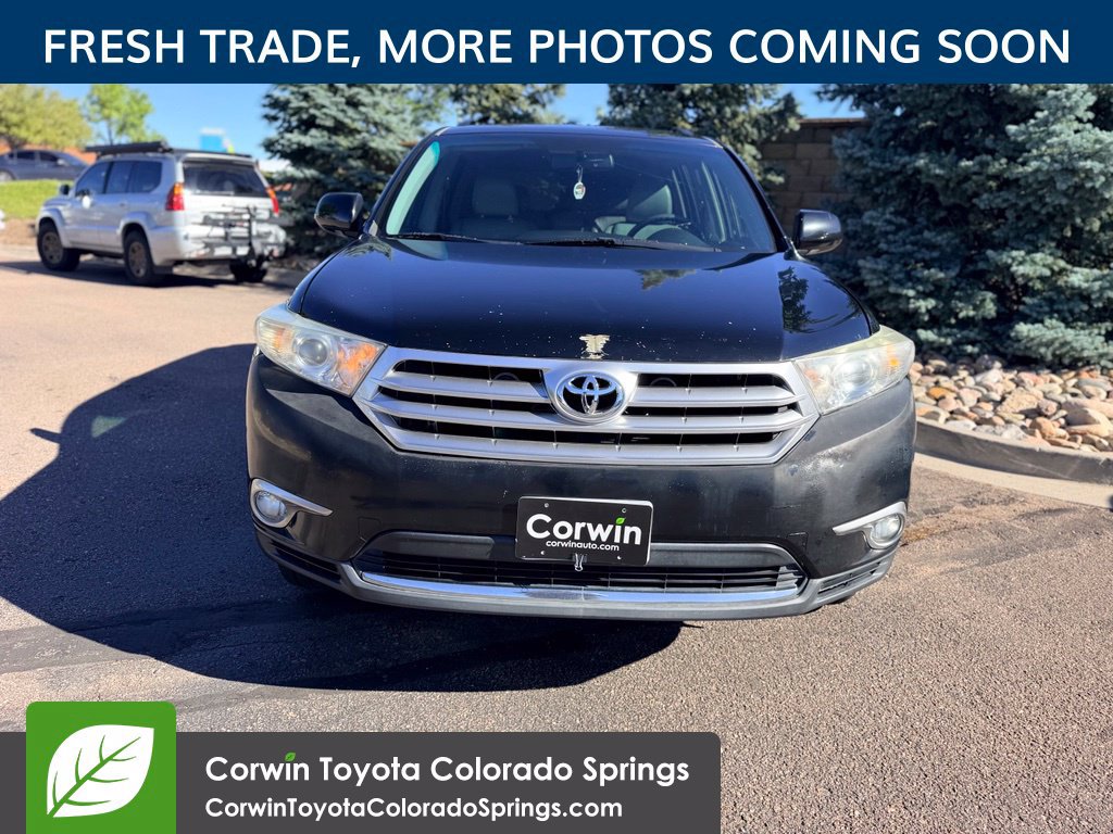 Used 2012 Toyota Highlander Limited w/ Tow Pkg AWD/4WD image 2