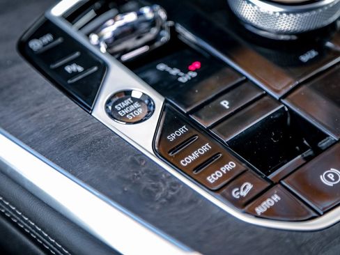 Used 2026 BMW X7 xDrive40i w/ Executive Package image 16