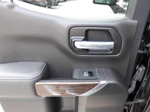 Used 2022 GMC Sierra 1500 Elevation w/ X31 Off-Road Package image 18