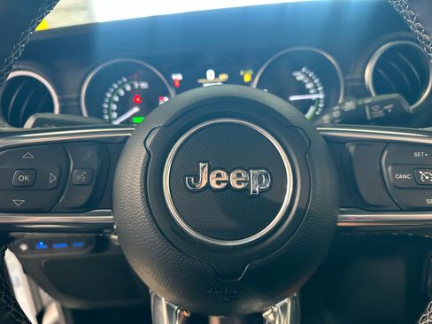 Used 2023 Jeep Wrangler Unlimited Sahara w/ Cold Weather Group AWD/4WD image 25