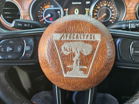 Used 2023 Jeep Gladiator Sport image 40