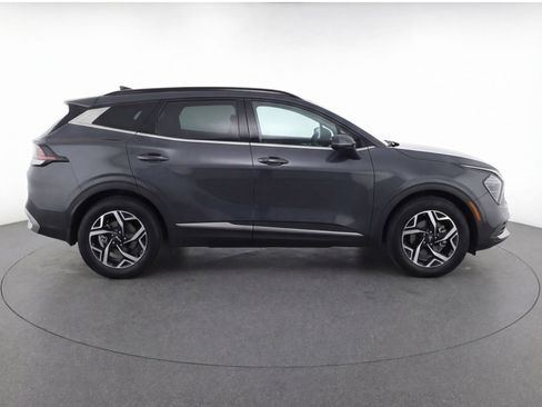 Used 2025 Kia Sportage LX FWD image 11