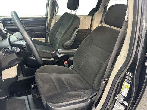 Used 2018 Dodge Grand Caravan SE FWD image 13