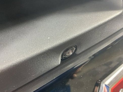 Used 2022 GMC Canyon Elevation image 8