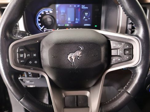 Used 2023 Ford Bronco Outer Banks image 3