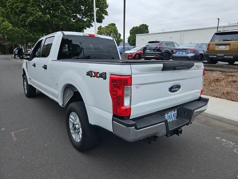 Used 2018 Ford F250 XLT AWD/4WD image 3
