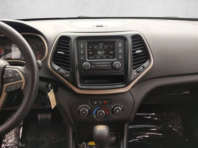 Used 2016 Jeep Cherokee Sport FWD image 13