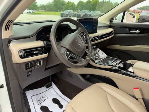 Used 2023 Lincoln Nautilus AWD w/ Premium Package image 15