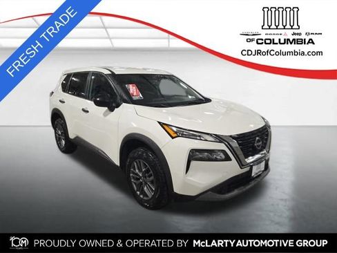 Used 2023 Nissan Rogue S image 1