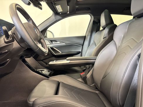 Used 2025 BMW X2 xDrive28i AWD/4WD image 5