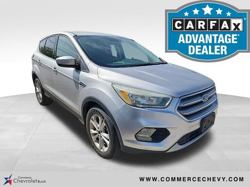 Used 2017 Ford Escape SE FWD image 1