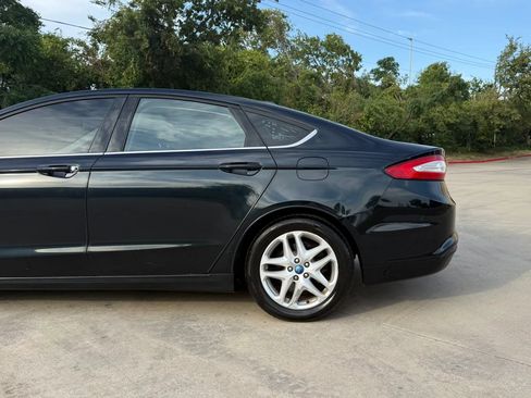 Used 2014 Ford Fusion SE FWD image 13